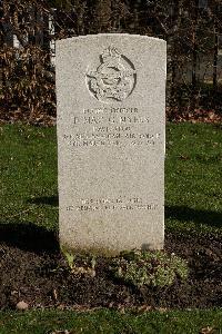 Harrogate (Stonefall) Cemetery - Myers, Frank MacGregor